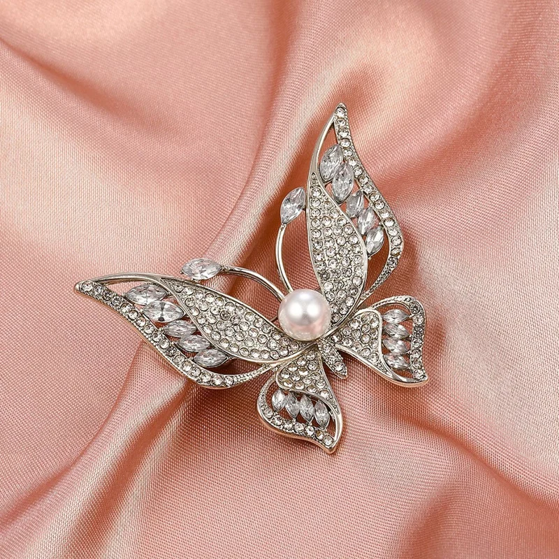 Korea Fashion Rhinestone Butterfly Brooch For Women Premium Brilliant Alloy Badge Retro Pin Clothing Accessories