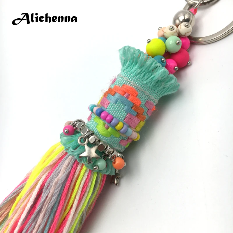 Брелок ручной работы Alichenna в богемном стиле с разноцветными кисточками модная