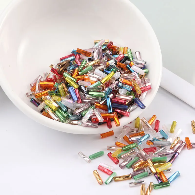 400 шт винтовой Seedbeads 11/0 трубка из бисера 2x6 мм Twist стеклярус Стекло Бисер для DIY браслет ювелирных изделий платье делает 18 Цвета - Цвет: Random Mix