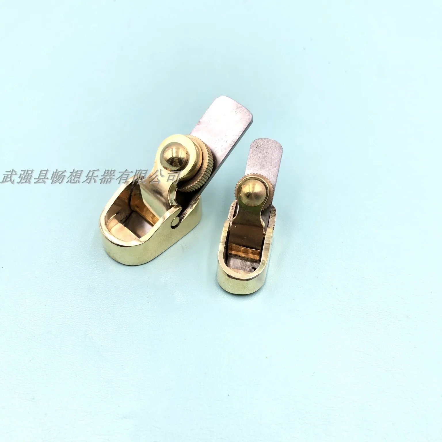 bronze convexo avião, luthier violino que faz ferramentas
