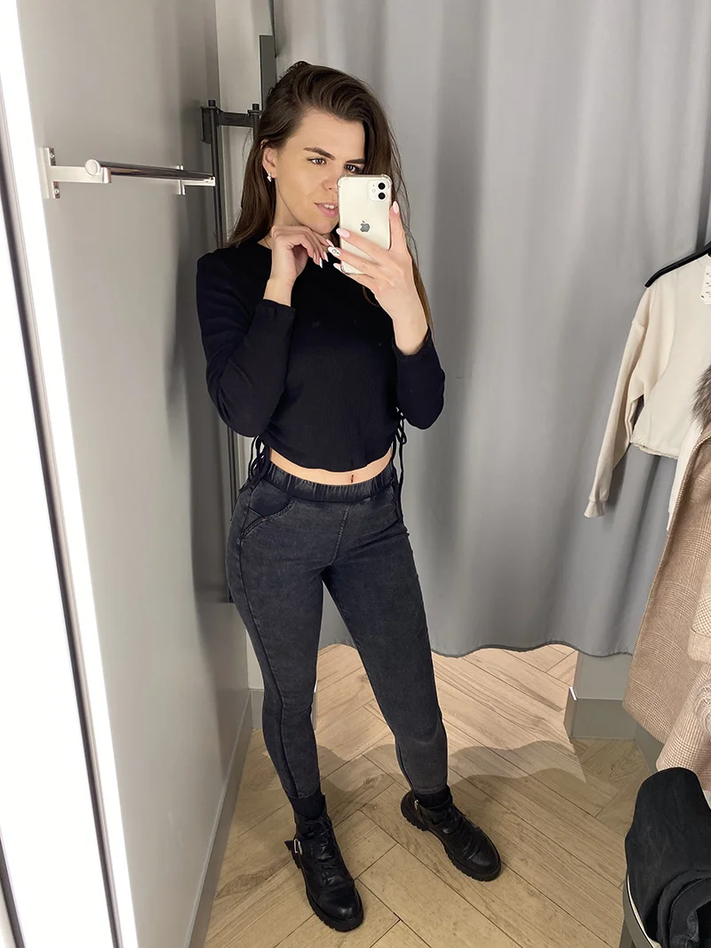 Areia, Bolso Coreano, Linha Vermelha, Jeggings Cinza Preto Mágico