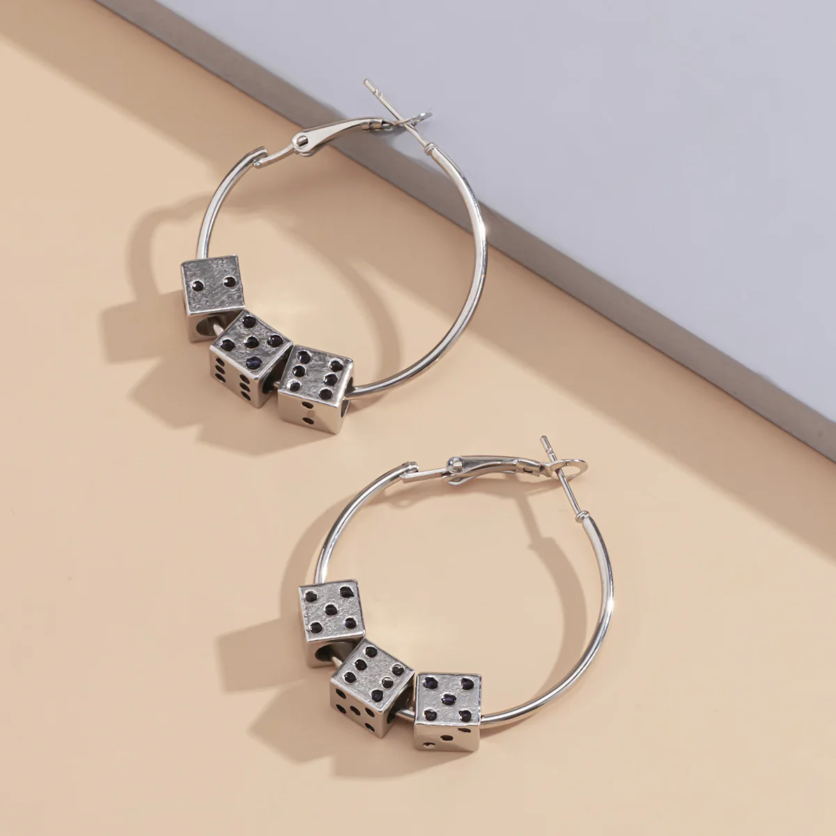 Creative Vintage Jewelry Fashion Dice Metal Hoop Earrings Female Retro