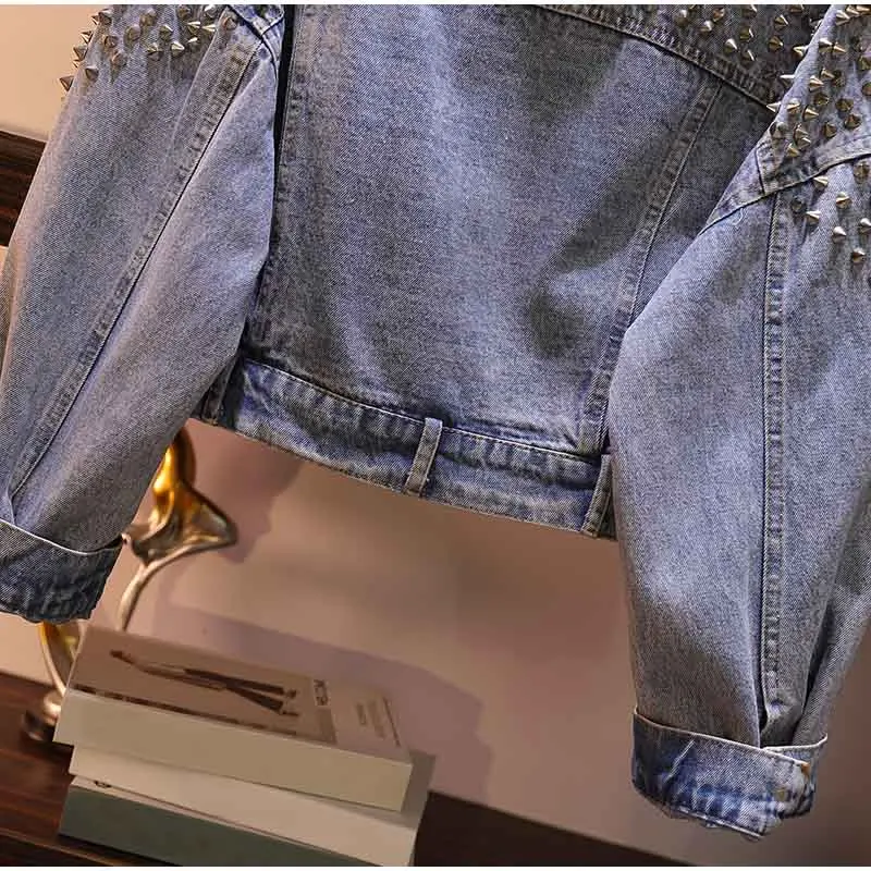 Уличная одежда большого размера белый мыть с шипами Для женщин 'S бомбардировщик куртка джинсовая 4Xl 3Xl 5Xl Для женщин заклепки Короткие джинсы Повседневная куртка