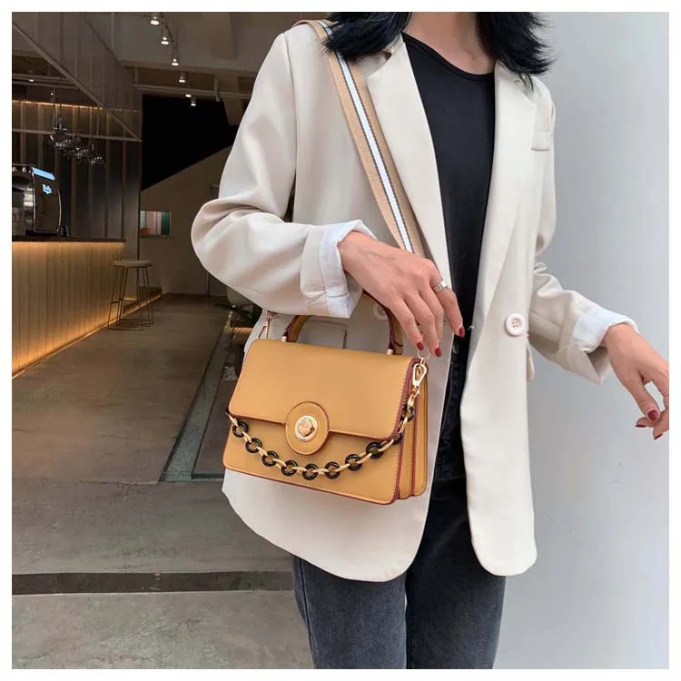 PU Leather Small Lock Flap Messenger Bags 2019 Luxury Vintage Handbags Retro Women Bags with Long Strap Black Satchel Tote Purse