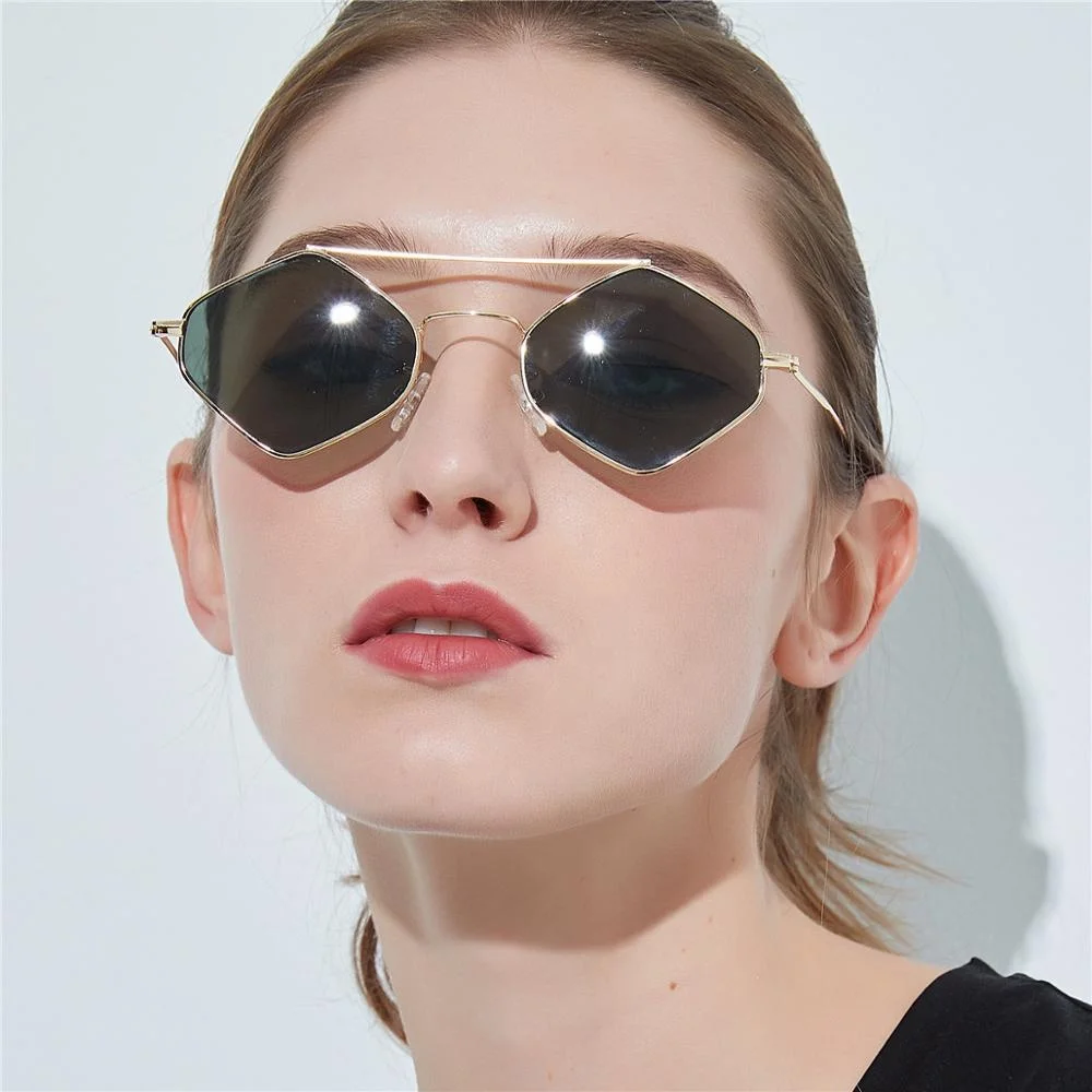 

2020 Brand Design Small Blue Diamond Shades Lens Polygon Stainless Metal Frame Sunglasses Women Luxury Hight Quality Punk