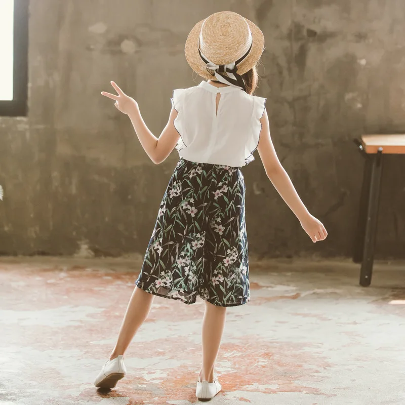 

Women's Big Boy Korean-style Small Fly Sleeve Fashion Summer Wear Chiffon Tops Orchid Capri Loose Pants Two-Piece Set