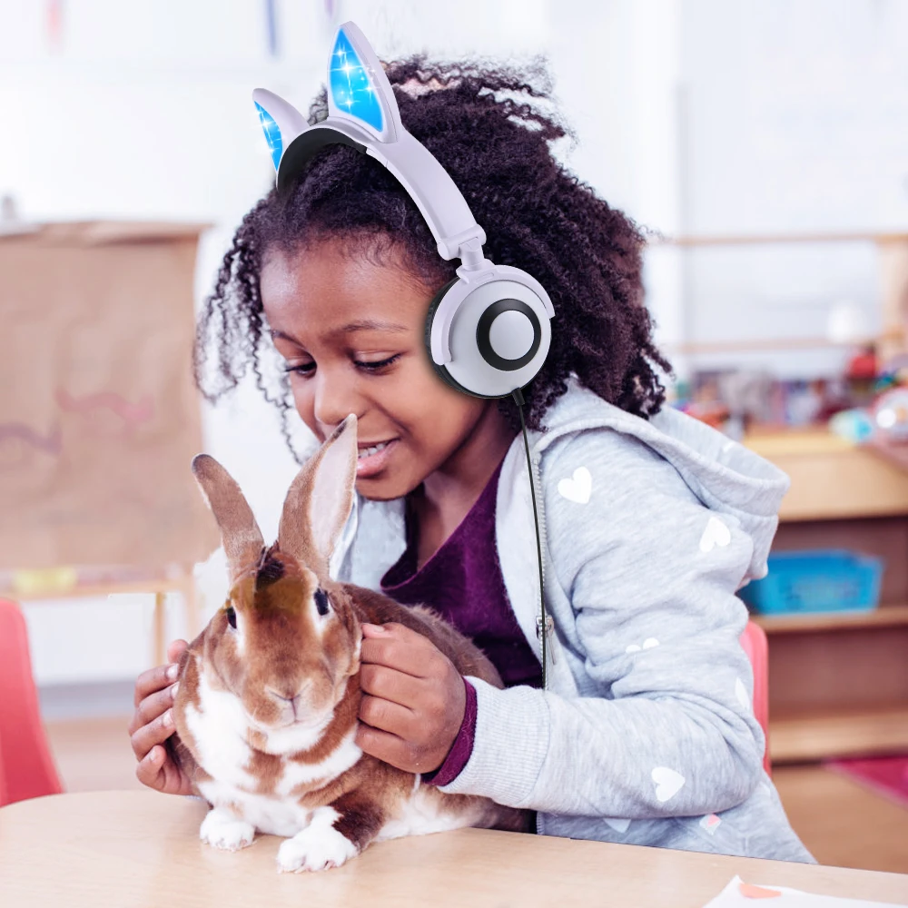 LED Cat Ear Kids Headphone Flashing Glowing Kids Headset Gaming Earphones For Children Gifts For pc mp3