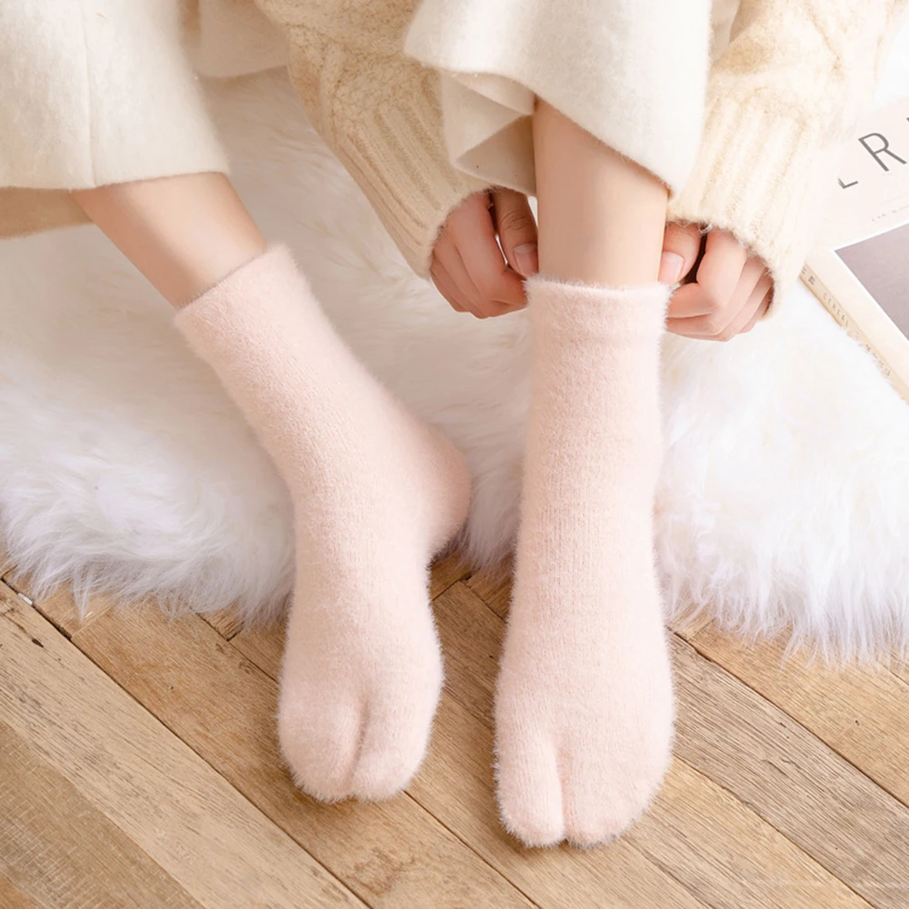 

Cute Flip Flop Sandal Split Two Toe Socks 2 Finger Warm Winter Toe Socks Man Women's Middle Tube Warm Split Toe Thickened Socks