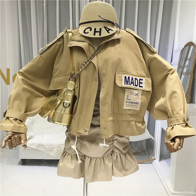 

Safari Style Female Jacket 2019 Fall Designer Appliques Lace Up Solid Stand Neck Women Coats and Jackets Streetwear Fashion