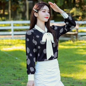 

COIGARSAM Print Shirt Womens tops New Spring Chiffon Loose Polka Dot Lantern Sleeve Women shirts White Black 9536