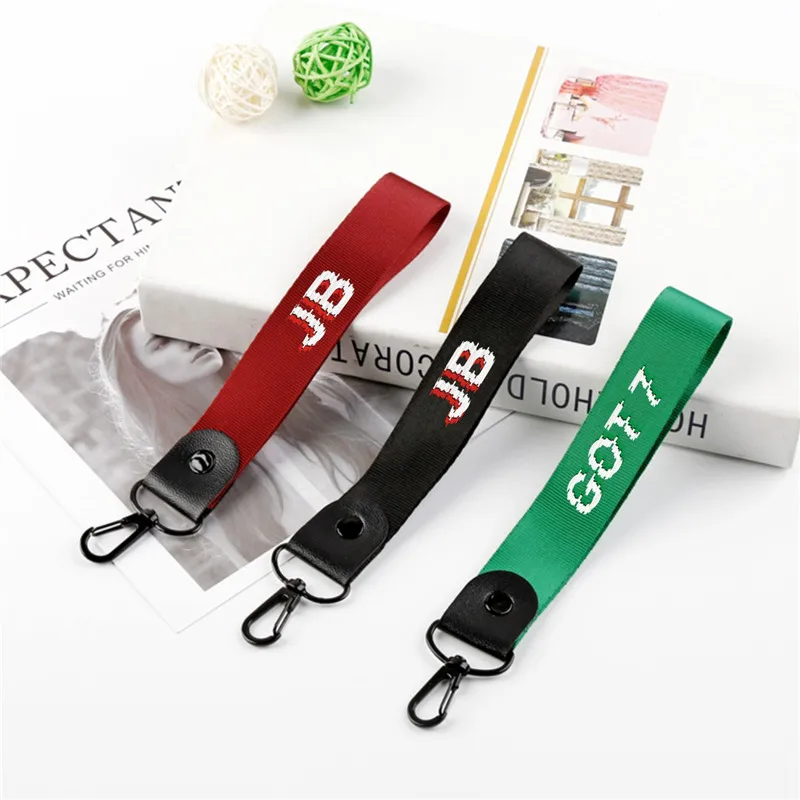 Kpop JinYoung YoungJae BamBam YuGyeom Jackson Mark Shake Word Name Keychain Phone Rope Lanyard Fun and Interesting | Дом и сад