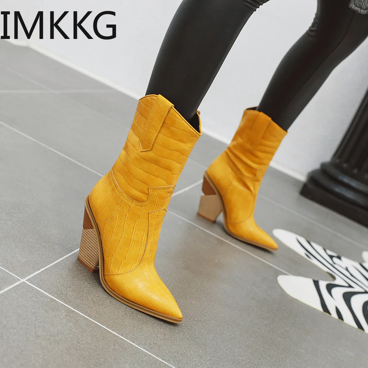 2019 nuevo clásico bordado botas de vaquero del Western para mujeres de cuero vaquera botas zapatos de tacones altos media pantorrilla botas de mujer