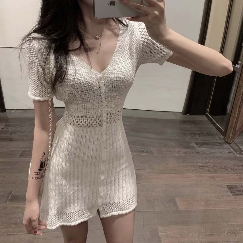 

French Style Retro Fragrance, High Waist And Slim Temperament V-neck Hollow Short Sleeve Women's Knitted Dress, New Summer Of 20