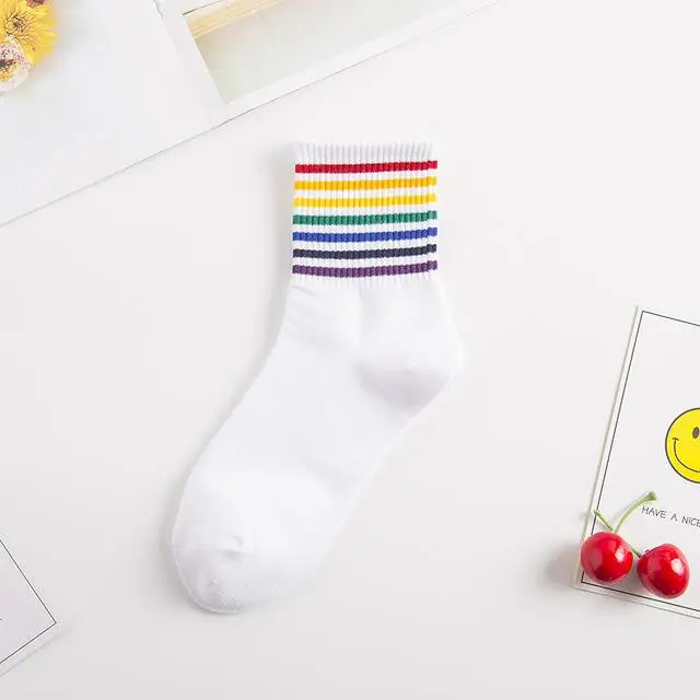Harajuku/Модные женские носки; корейские женские носки в радужную полоску для девочек; красивые рождественские носки унисекс в стиле хип-хоп для скейтборда - Цвет: 10