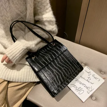 

Fashion crocodile pattern 2020 new handbag simple large capacity shoulder bag