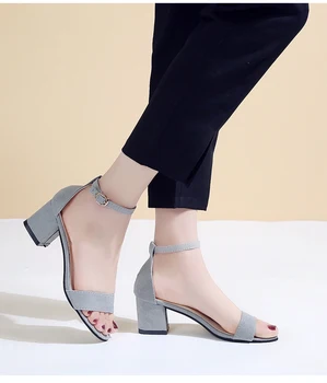 

2019Shoes woman summer fluffy peep toe stilettos high heels shoe women fur feather lady wedding sandals pink nude large size 40