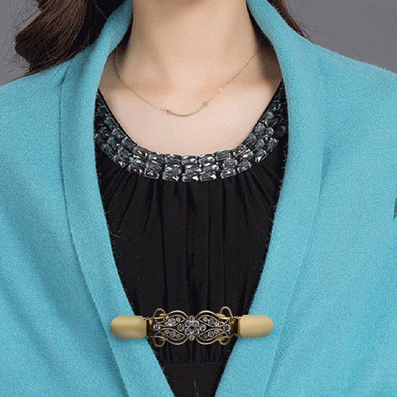 Fashion Sweater Cardigan Clips Keeper Shawl Duck Clip Buckles Clothes Decor Beaded Crystal Pin Brooch Metal Buckle Gifts