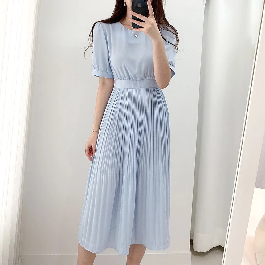 Long pleated dress with short sleeves Clearance