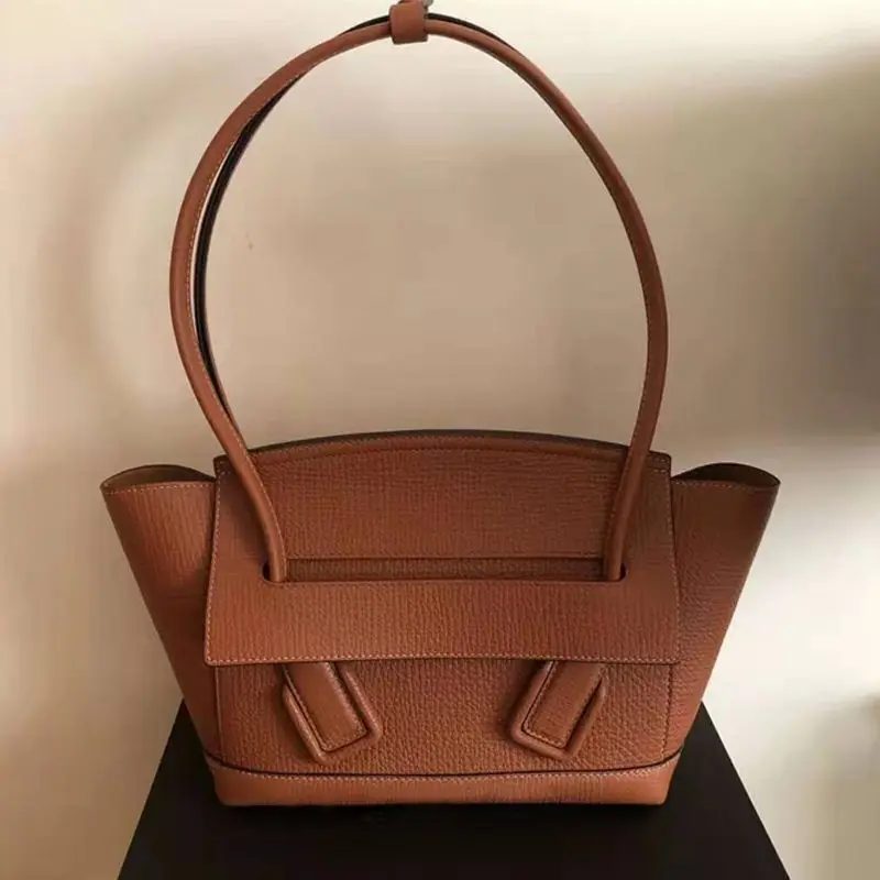 

2019 genuine leather female handmade luxury designer ladies brand new coming ladies cow leather shoulder bag