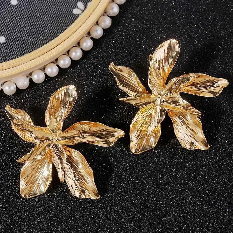 

Vintage Gold Alloy Large Flower Earring New Fashion Big Flower Stud Earrings For Women Brinco Party Gifts Wholesale