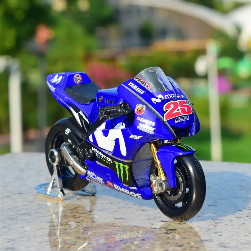 Гоночная модель автомобиля Maisto 1:18 2018 Yamaha team No. 25 Rossi из сплава литой игрушечный