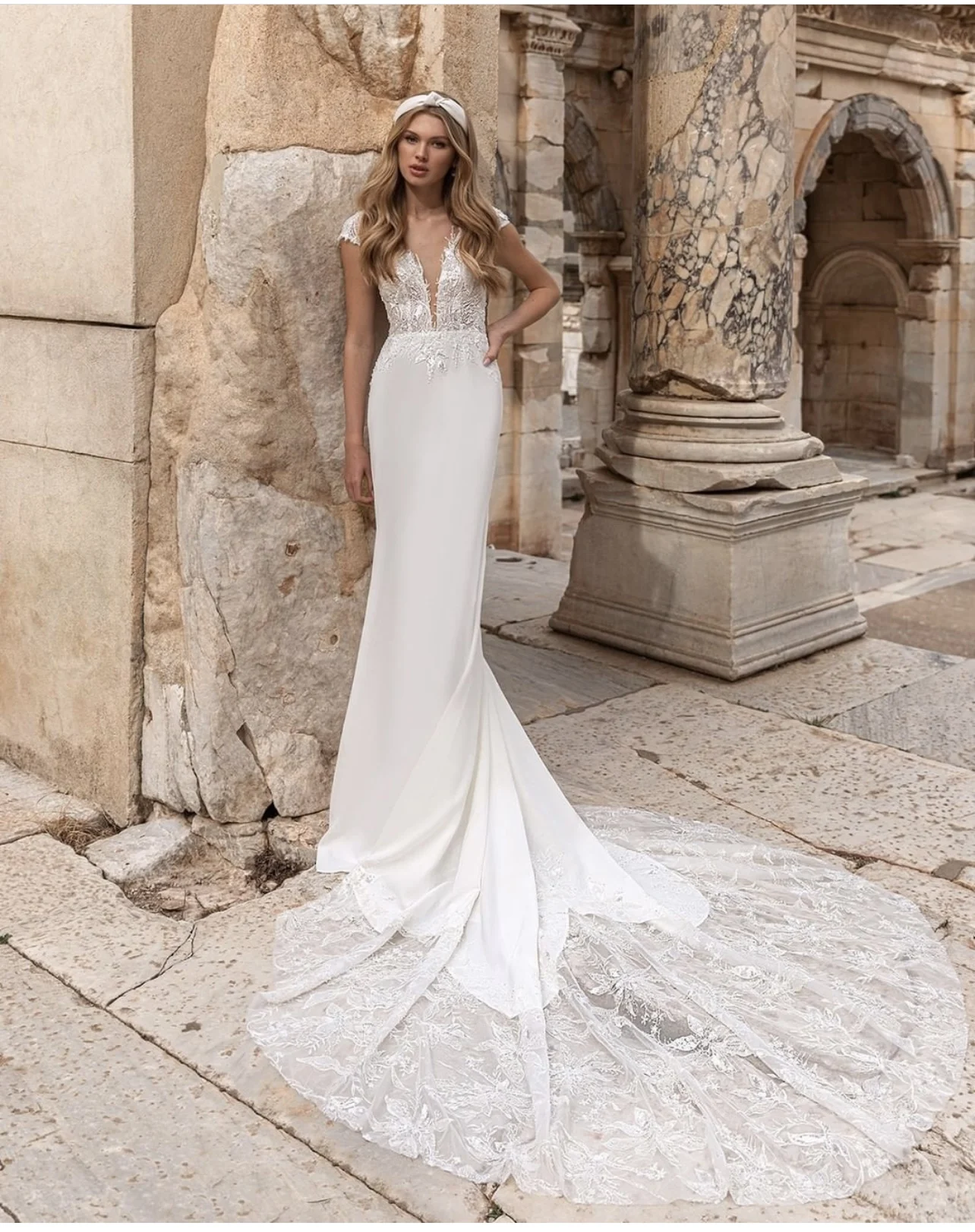Luxury Wedding Dress Embroidered Lace Boat Neck Ball Gowns Sleevelesswith Appliques Sashes Vestido De Noiva Plus Size Button | Свадьбы и