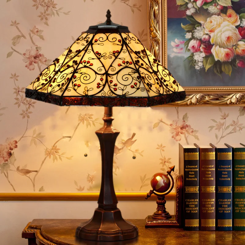 настольная лампа rosaleen table lamp. светильник со стеклянным абажуром. лампа настольная абажур стекло. лампа настольная в спальн. лампа настольная абажур стекло.