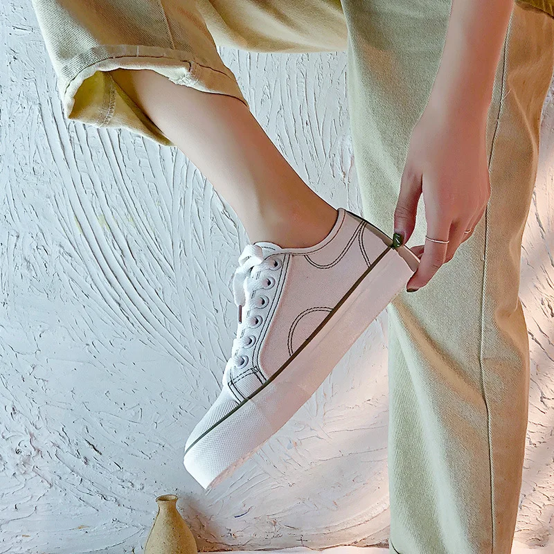 

2020 New Women White black clolor Canvas Shoes Shallow Flat Vulcanized Fashion Comfortable Lace-Up Casual Breathable J13-27