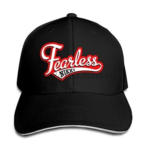 Жокейская шапочка с бесстрашным логотипом Nikki Bella