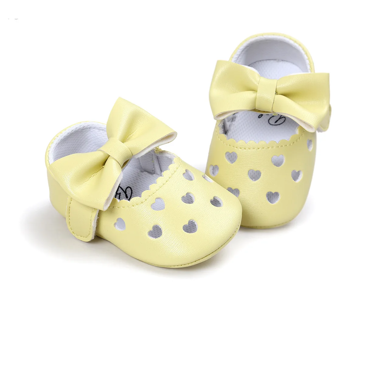 Обувь для новорожденных девочек; модная обувь принцессы с милым бантом; однотонная обувь из искусственной кожи на мягкой нескользящей подошве; обувь для малышей