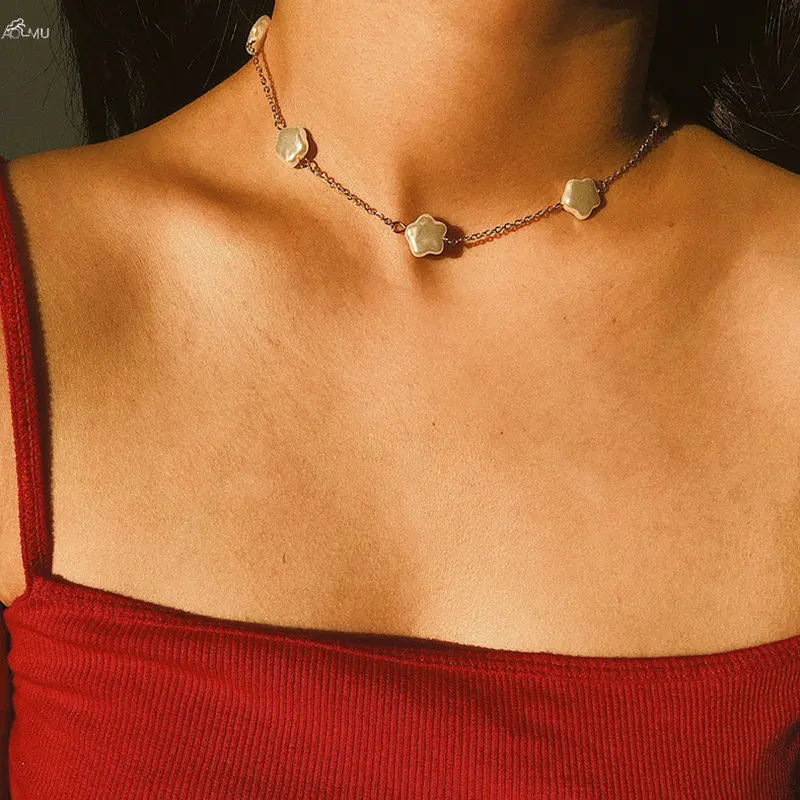 

AOMU Korea Simple Pentagram Chain Strip Geometric Imitation Pearl Star Pendant Necklace For Women Fashion Jewelry