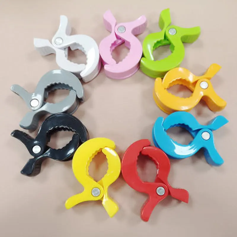 2 uds colorido plástico cochecito juguete Clips cochecito Peg a gancho cubierta manta Mosquito Net Clips de asiento de coche de bebé Accesorios