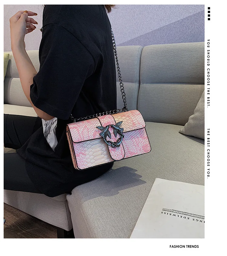 Модная маленькая квадратная сумка женская новая женская сумка Корейская версия популярной тисненой дамской сумки через плечо дикая сумка-мессенджер
