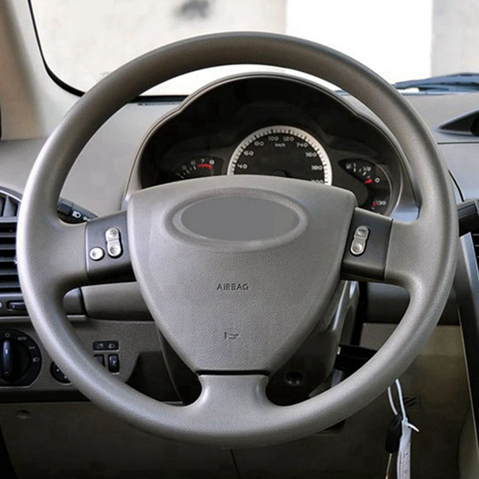 Черные чехлы на руль из искусственной кожи ручной работы для Chery A3 2008 2009