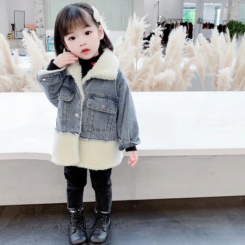 �α� ����  �ܿ� �� ������ ��Ŷ ī�캸�� ���� ��Ʈ �β��� �� �Ҹ� ���� �÷��� ���� ����, �ε巯�� ��Ƽ ���� ����