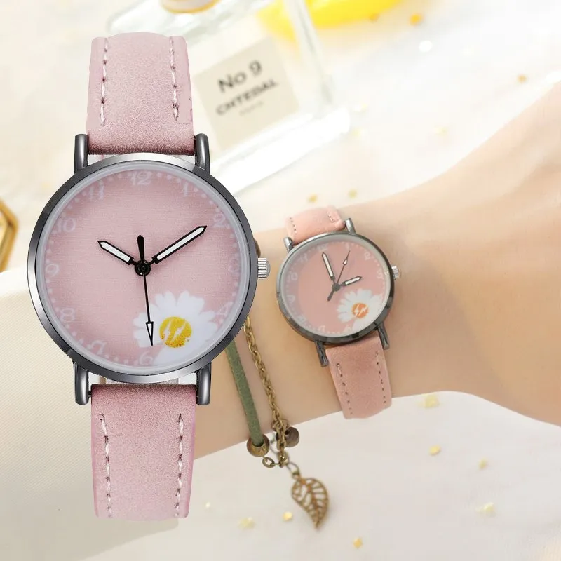 

2022 New Women Watches Simple Fashion Small Watch Leather Strap Casual Sports Wrist Quartz Clock Dress Women's Watches