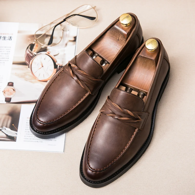 Модельные туфли; Мужская обувь; Мужская Удобная обувь; роскошные дизайнерские туфли; классические модные кожаные туфли без застежки; цвет коричневый, черный - Цвет: Brown