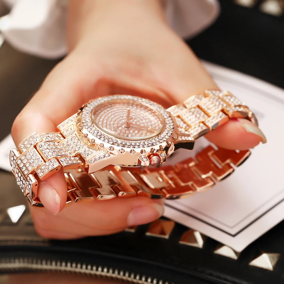 women watch  (4)