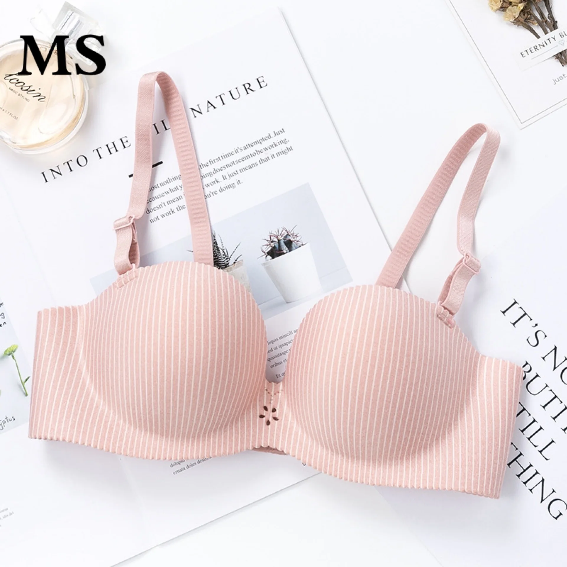 

MS 2019 new one-piece seamless rimless underwear bra small girl gathered small chest underwear adjustable comfortable bra