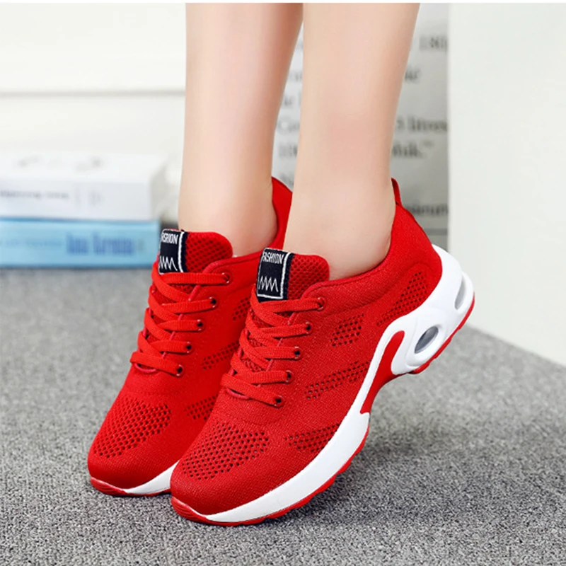 

2019 new women's vulcanized shoes cushion soft bottom shoes breathable casual running shoes flying woven sports shoes women