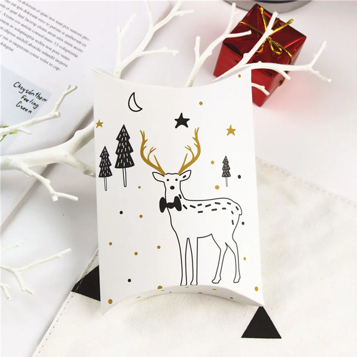 

10pcs Creative Christmas Candy Box Lovely Pillow Shape Cartoon Packaging Party Supplies Gift Treats Goodies Boxes