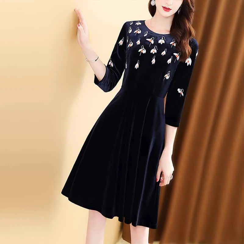 

Velvet Dress Female Autumn 2019 New Style Machine Embroidery Elegant Waist Hugging Mid-length A- line Skirt Sub-