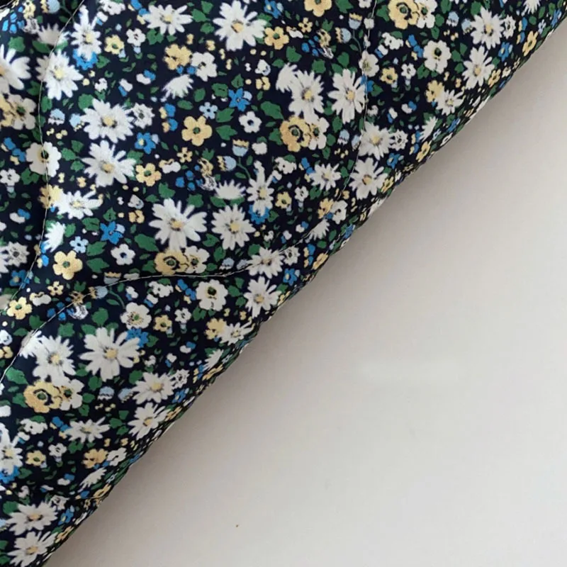 Description Picture 6 of item2025 Autumn New Baby Floral Sleeveless Coat Cotton Kids Warm Vest For Girls Clothes Fashion Baby Boy Double Sided Windproof Vest