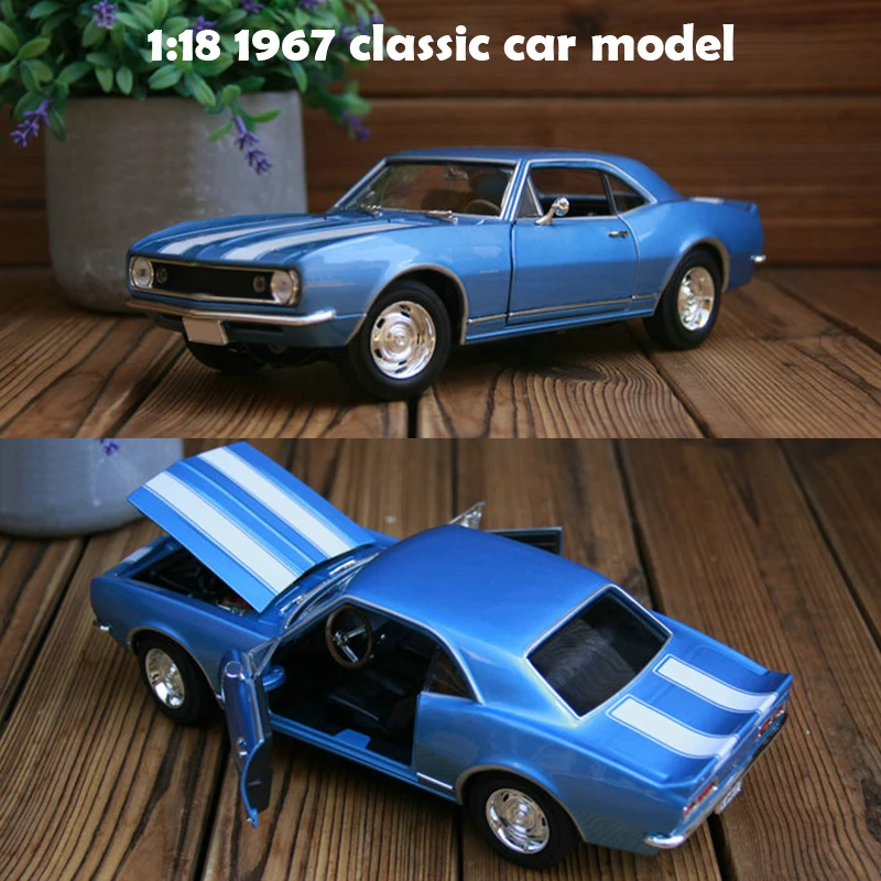 Изысканная 1:18 1967 классическая модель автомобиля голубовато-белый сплав Коллекционная модель двери можно открыть