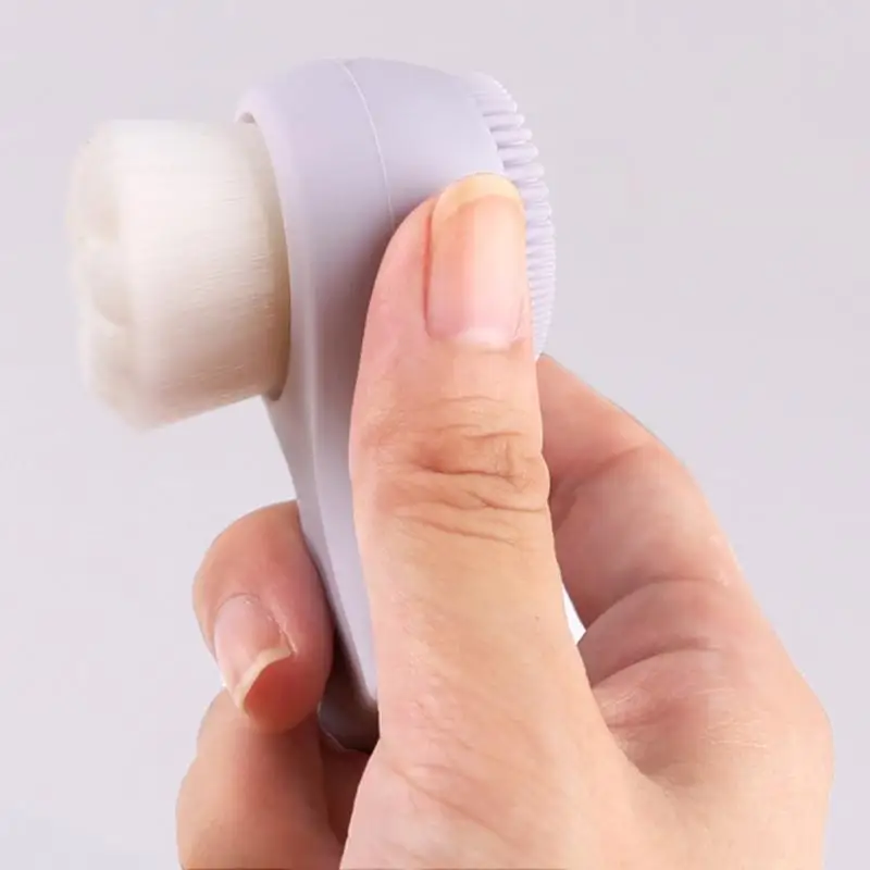 Silicone cleansing brush