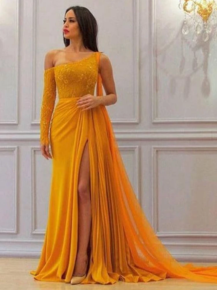

2020 New Sexy One-Shoulder Top Lace Arabic Muslim Prom Dresses Gold Chiffon Slit Evening Party Dress Hot Sale Robe De Soiree