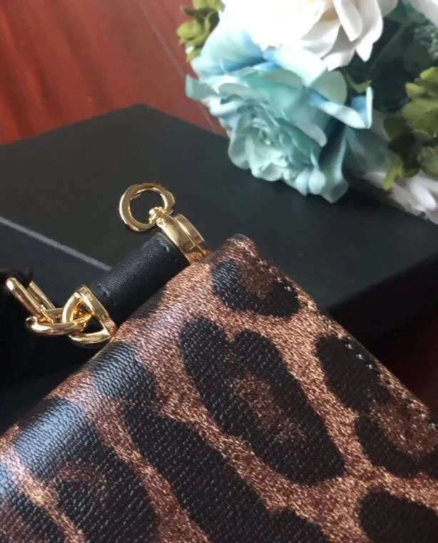 

free shipping 2020 the new style fashion alligator women handbag one shoulder bag crossbody bag 5 color 19cm mini cute bag