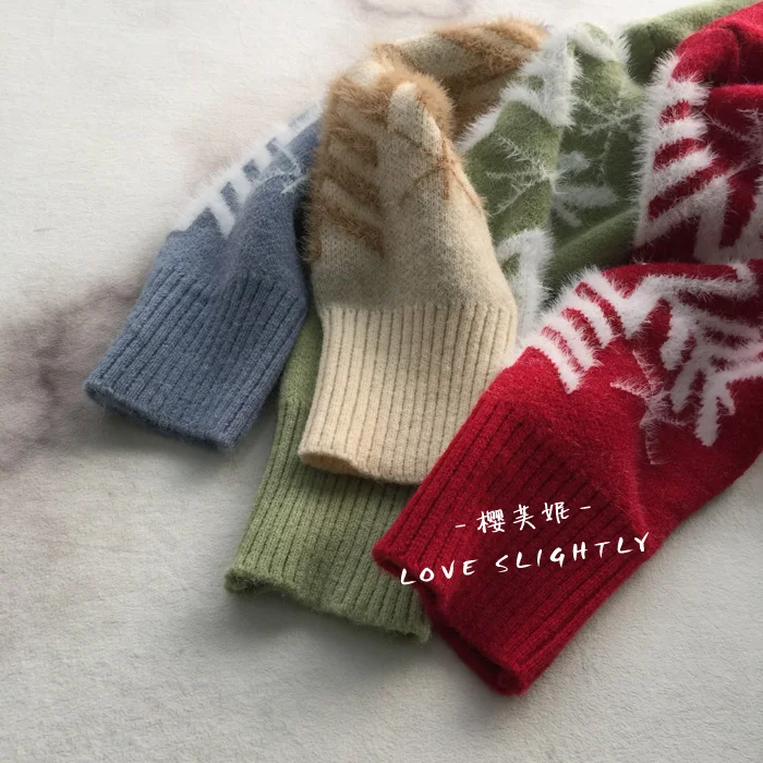 Autumn Winter Women Sweater Elegant O Neck High Quality Knitted Tops Pullover Red Blue Green Snowflake Print Sweater Female