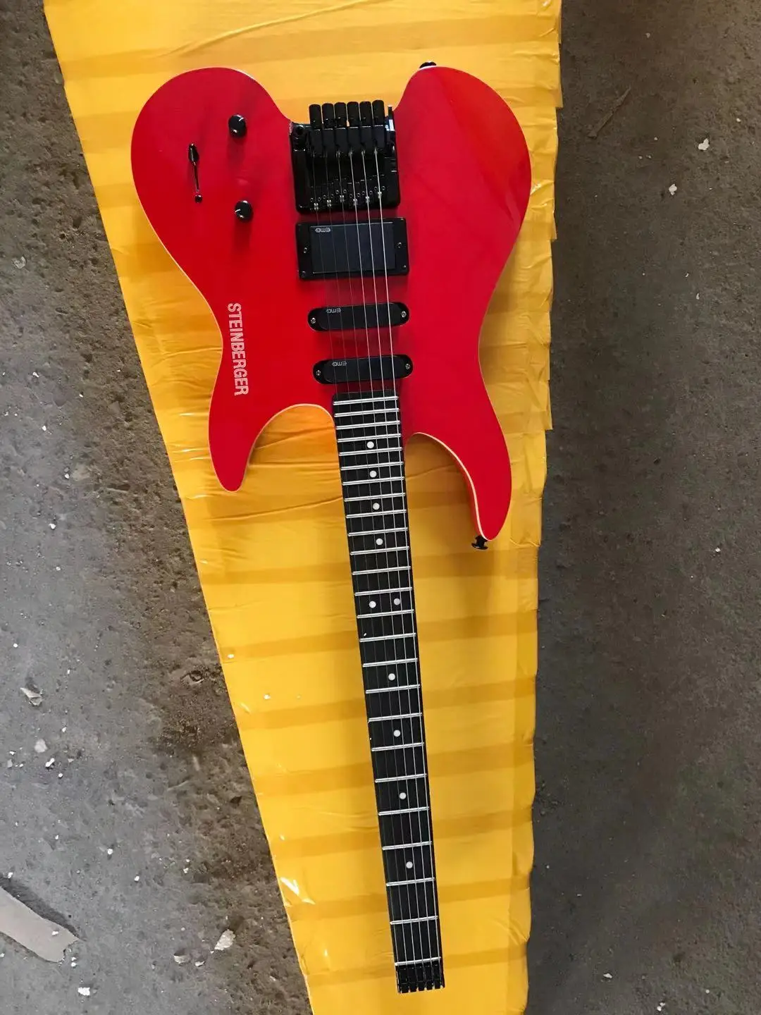 Steinberger безголовая электрогитара, активный звукосниматель