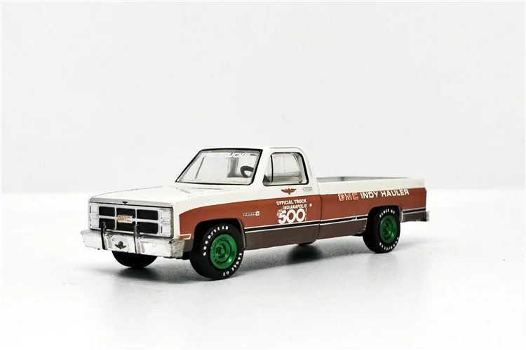 Greenlight 1: 64 GMC 1983 Сьерра-Классический 1500 67th Инди 500 гоночный грузовик Палочки, купив зеленые машины без коробки